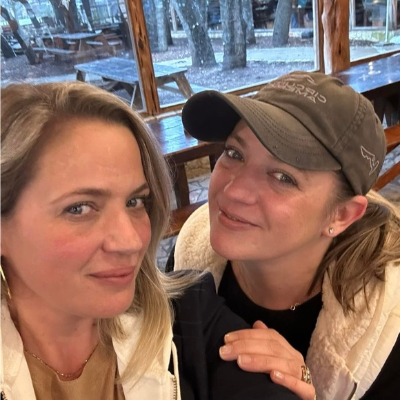 Meet your Posher, Reagan h. - Picture 3 of 3